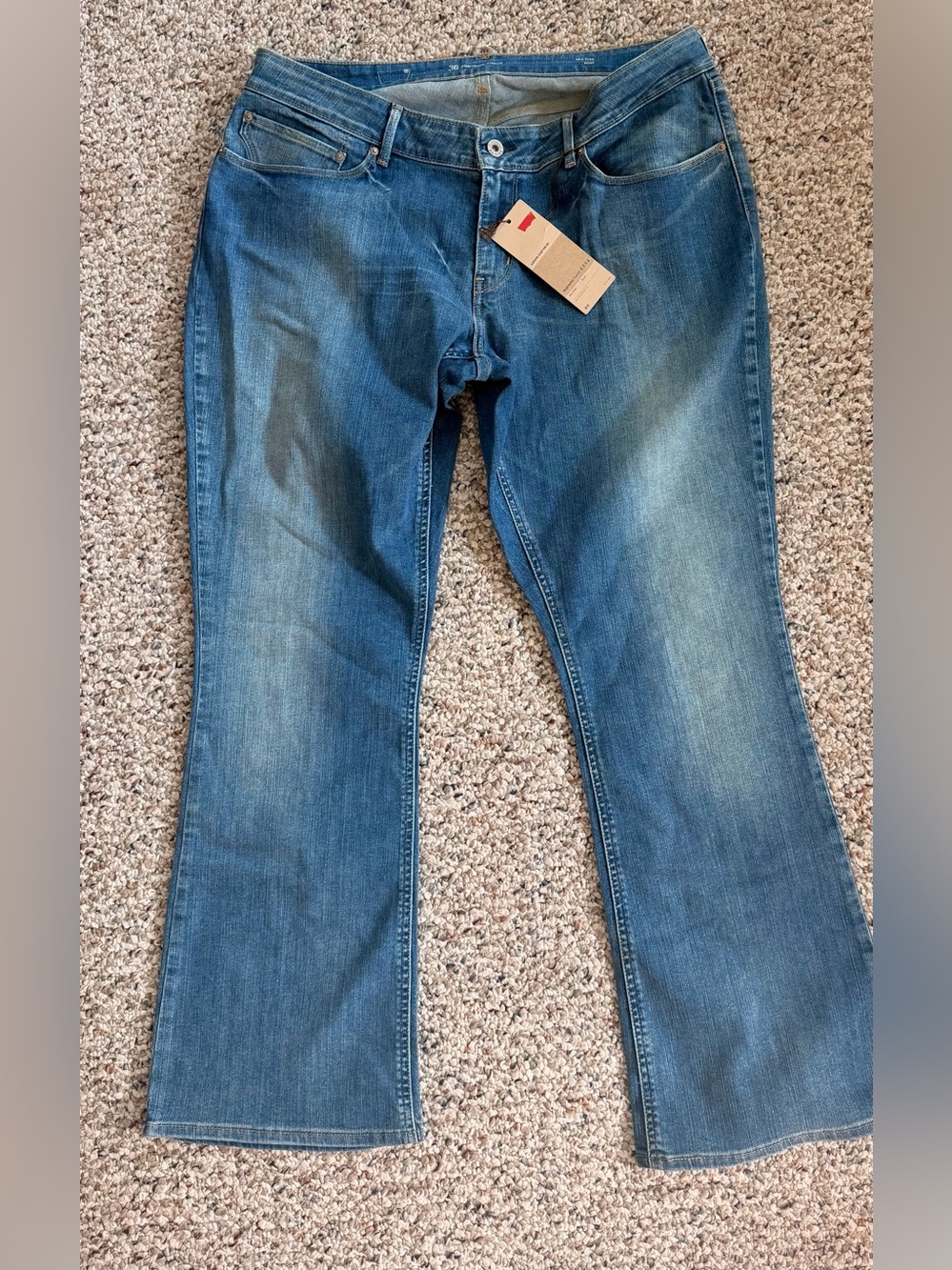 Levi's Red Tag Women's Boot Cut Jeans in Medium Blue Wash Curvy Shape-Size 36